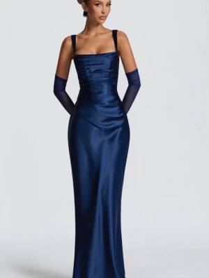 Balklänning - Säljer min helt nya ursnygga balklänning från Babyboo! Den är i satin, storlek M och har en fin korsett knytning i ryggen så man kan dra åt🌸 Nypris 2000kr, dm vid frågor❤️