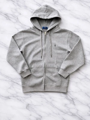 Ralph lauren hoodie - Helt ny aldrig använd. Storlek M men skulle säga mer som S då den är lite liten i storlek. Skickar snabbt!