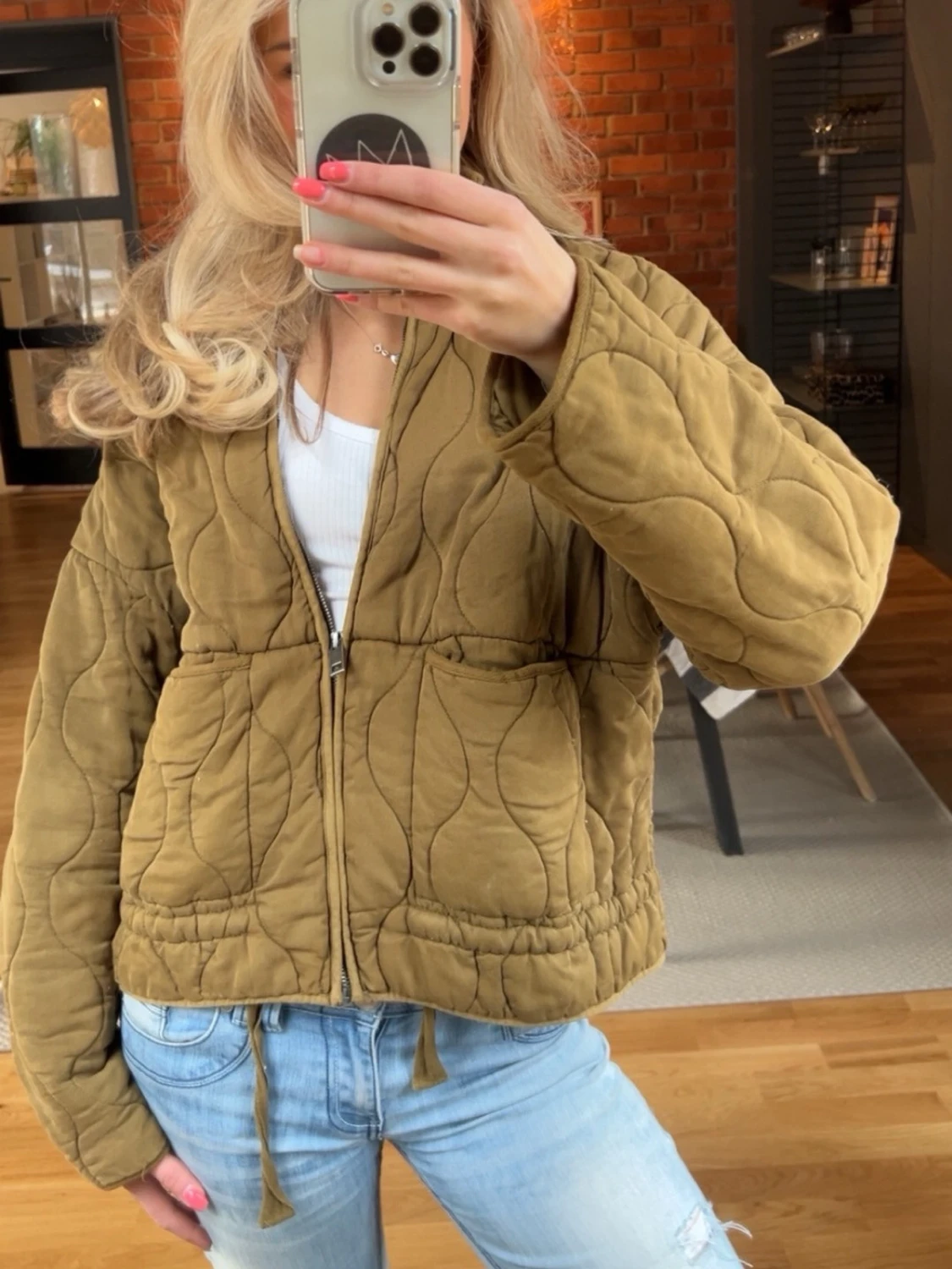 Quiltad beige jacka från Zara