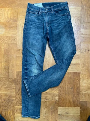 H&M Jeans - Blåa H&M Jeans i slimfit