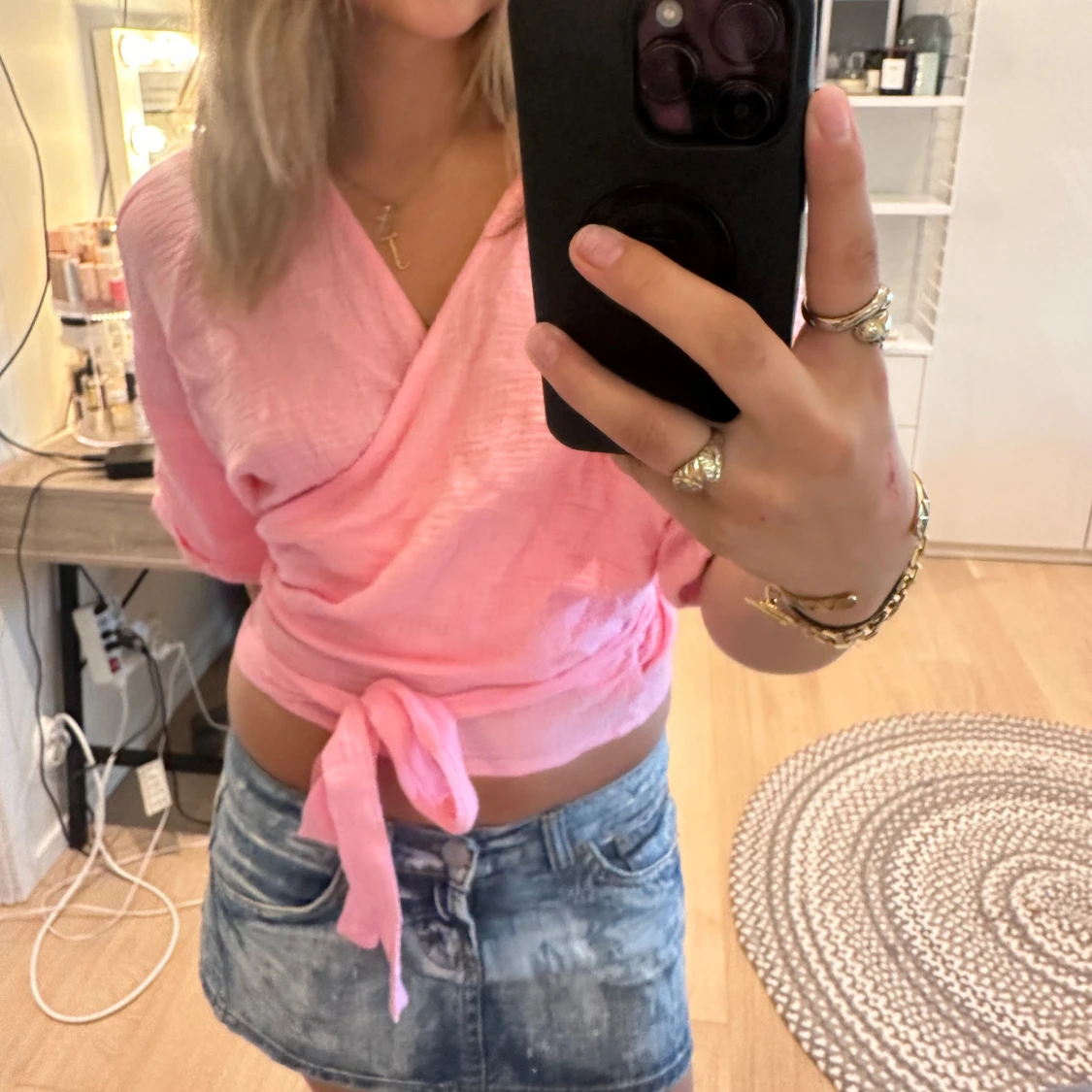 Rosa omlottblus med knyt i midjan - 1