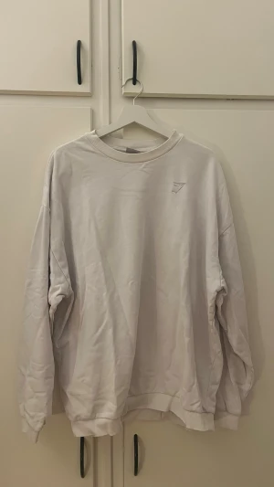 Sweatshirt  - Sweatshirt i storlek M ifrån Gymshark 