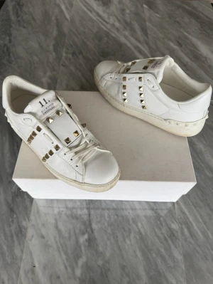 Valentino Rockstud skor - Valentino Rockstud skor - Skick: Använda fåtal gånger - Tillbehör: Valentino kort - Nypris: 6000kr - TrendWardrobe