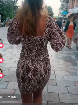 Klänning  - Super fin kort klänning med puffiga ärmar❤️