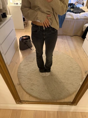 Svarta jeans  - Säljer mina svarta jeans från Gina som jag längre inte använder, skriv om du undrar något!