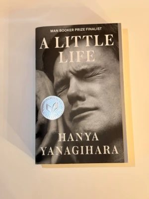 A little life, booktok, böcker - Perfekt skick är, oanvänd, köptes för 199kr från Akademibokhandeln, säljs för 110kr