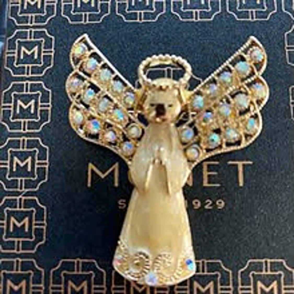 Monet Vintage änglabrosch i guld och pärlemor 5cm stor - 1