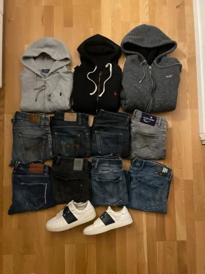 Märkes kläder - Skriv om du är intresserad av något plagg, Valentino’s sålda 