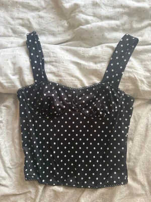Prickig korsett topp - Jättesnygg topp aldrig använd!💓💓