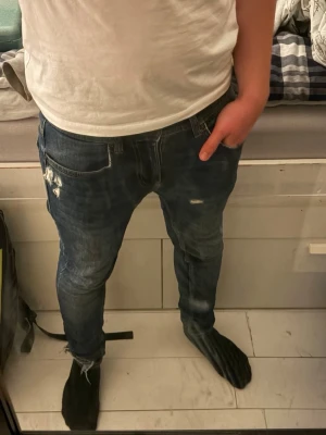 No brand slimfit jeans  - Tja säljer dom här jeansen då jag inte tycker om dom lika mycket längre börjar även bli lite för små, skicks im du har några frågor eller om mer bilder!