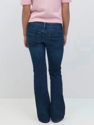 Gina Young low waist jeans - Fina, mörkblåa, low waist jeans från Gina young i storlek 170 med stretch. Modellen scandi low waist bootcut jeans, helt slutsålda på hemsidan. Fint skick utan defekter då de endast är använda fåtal gånger. 💌 Postar snabbt! Läs bio och använd gärna köp nu knappen💓