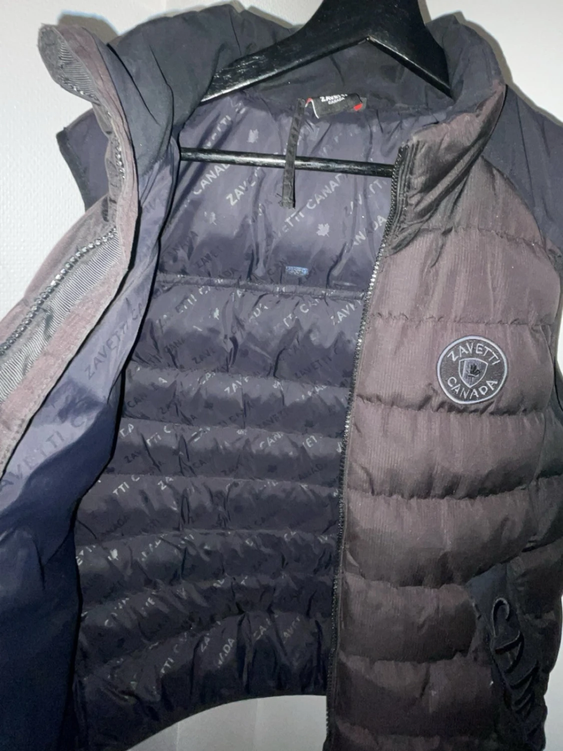 Svart dunväst från Zavetti Canada - 2