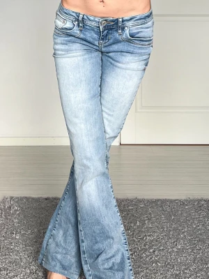 Ltb jeans - Midjemått: 35cm rakt över, innerbenslängd: 79cm 💗