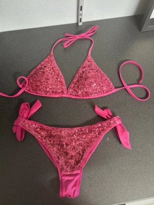 Calzedonia glitter bikini  - Super snygg, GÅR EJ NER I PRIS