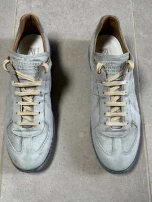Maison margiela gats - Ett par sällsynta margiela gats I storlek 44. I stort sett endast testade. Låda med mera finns kvar.