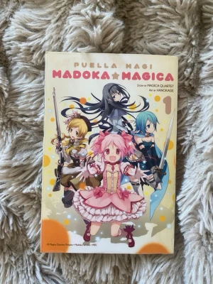 Madoka Magica manga volym 1 - Manga från anime serien Madoka Magica volym 1. är i perfekt skick och har knappt används. säljer pga tappat intresse. skriv innan ni köper🤍(kan diskutera pris)