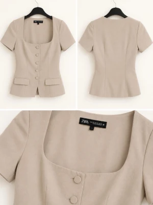Beige kortärmad blus från Zara - Stilren beige blus från Zara med korta ärmar och fyrkantig ringning. Toppen har klädda knappar framtill, figurnära passform och dekorativa ficklock. Perfekt att matcha med kjol eller byxor för en trendig look.OBSERVERA: ENDAST TRÖJAN ÄR TILL SALU