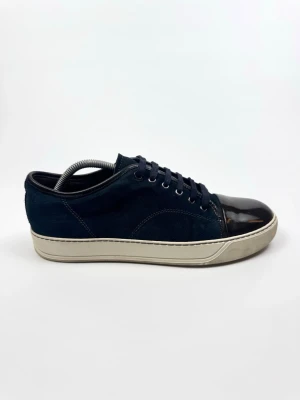 Lanvin captoe sneakers - Lanvin cap toe dbb1. Storlek UK8 / 42. 100% autentiska. 9/10 skick. Nypris ca 5200kr.