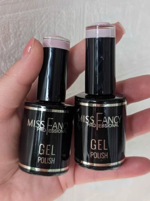 missfancy the dream + spring feels uv gellack - 15ml x 2. Köpta i april 2026, The Dream använd 1 gång & Spring Feels helt oanvänd💗
