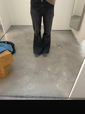 Grå jeans bershka  - Grå populära jeans från bershka i stl 36