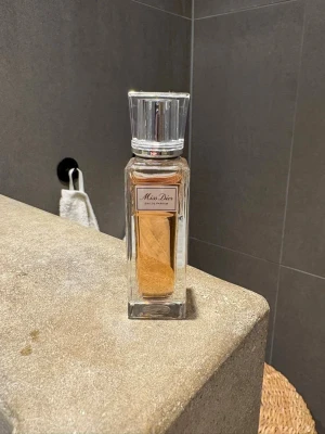 Miss Dior Eau de Parfum - Roll on parfym, miss dior
