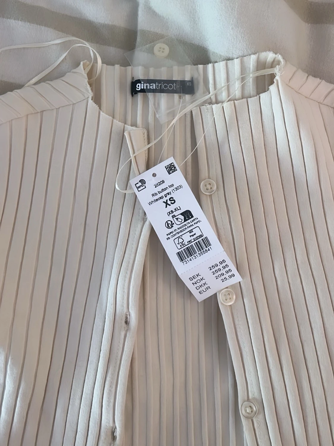 Beige topp  - 1