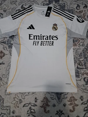 Real Madrid 2025/26 hemma tröja - Real madrid 25/26 hemma tröja