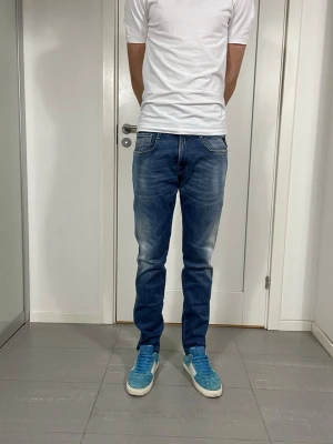 Replay Anbass Hyperflex Jeans  - Säljer nu dessa Replay Anbass Hyperflex jeans, W31 o L32, skriv för fler bilder/frågor🙌🏼