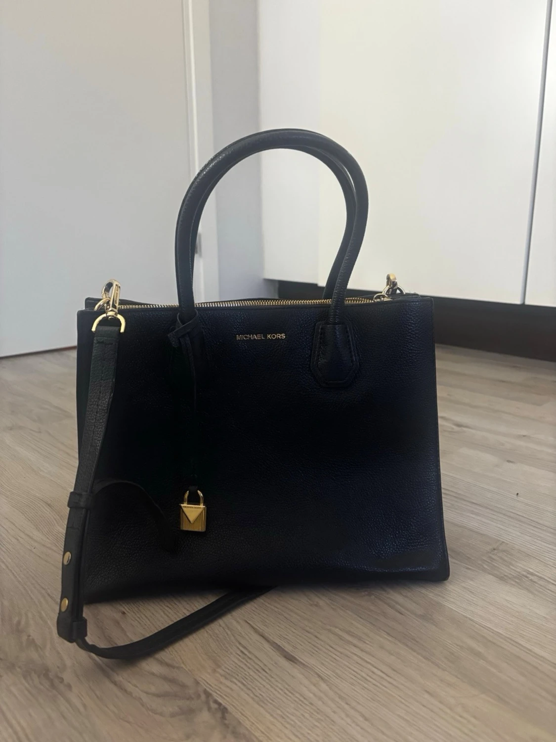 Svart handväska från Michael Kors