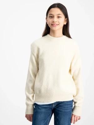 Slutsåld gina stickad - Säljer en slutsåld stickad tröja från gina som är väldig trendig och som knappt är använd!