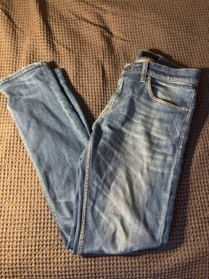 Tiger of sweden jeans  - Tiger of sweden jeans modell pistolero. Storlek 29/32. Jeansen är i fint skick. Pris kan diskuteras vid snabb affär