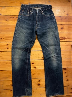 Archive Denime japanese selvedge - Insane pair of selvedge denims straight from Tokyo.  Size: W28 L36  Stacks really nicely because of the long inseam.  Great fading but no real flaws other than the backpocket having loose threads