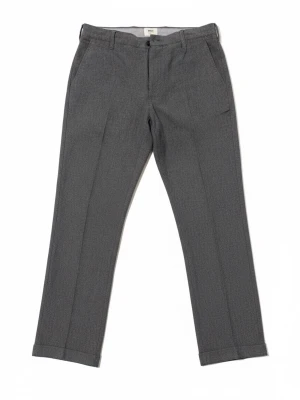 Grå kostymbyxor Bailey - Gråa kostymbyxor från Bailey med straight leg passform. Byxorna har bälteshällor, sidofickor och stängs med dragkedja och knapp. De köptes bara men användes aldrig. Bomull och polyester. Hör av vid frågor! 