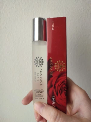 Amouage Lyric Woman - Amouage Lyric For Women Perfume. 33ml bottle. New! A great winter/fall fragrance. Felmärkt med edt på flaskan. Detta är en EDP.