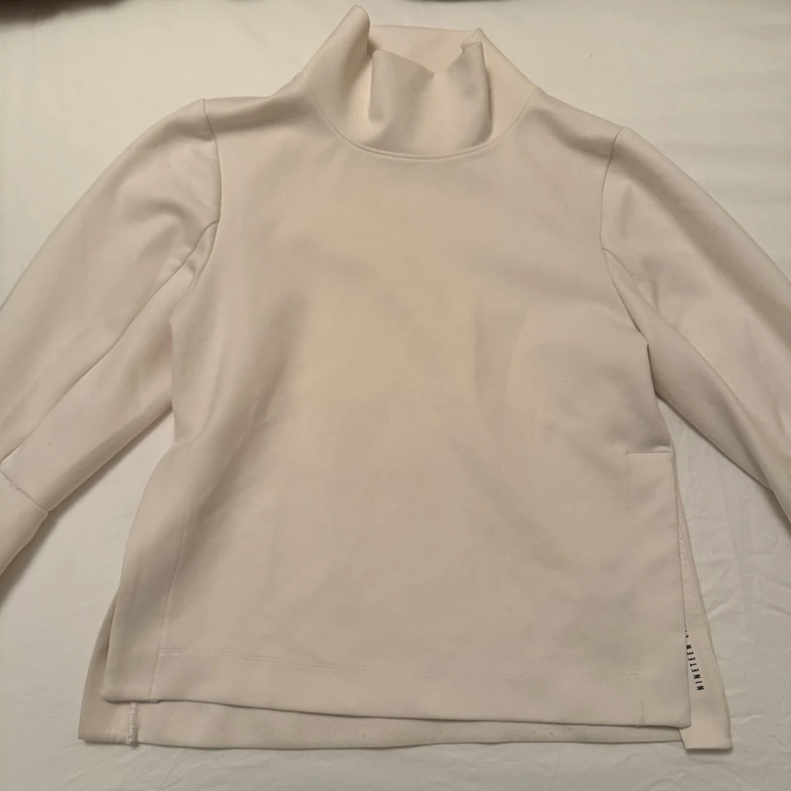 Vit polotröja med hög krage - 1