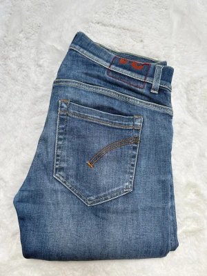 Dondup George | W31  - Dondup George jeans - storlek: W31 - tillbehör: jeans - skick: grymt! - nypris 3000+kr - v.collection