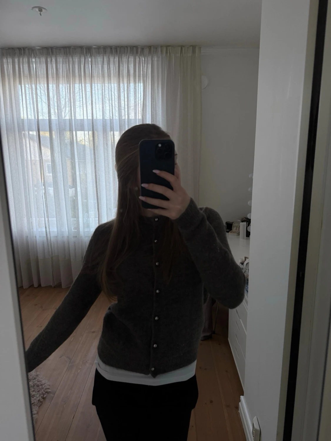 Brun kofta med pärlknappar från Zara