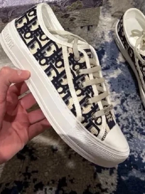 Dior Oblique låga sneakers - Snygga låga sneakers från Dior helt nya 