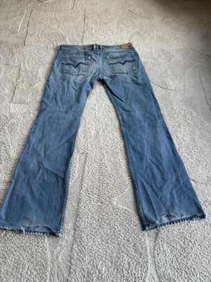 Diesel jeans - Vintage Diesel jeans  Model : Zathan Måtten finns på sista bilden:) Öppen för pris förslag och frågor🤩!