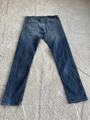 Diesel jeans - Vintage Diesel jeans  Model : D-strukt Måtten finns på sista bilden:) Öppen för pris förslag och frågor🤩!