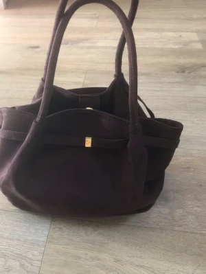 Brun väska - Fin brun väska 