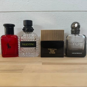 Tomma Parfymflaskor - Tomma Parfymflaskor: Ralph Lauren 100kr Valentino yellow dream 100kr Tom Ford Noir Extreme 150kr SWY Absolutely 100kr  Alla för 250kr