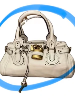 ‼️SÖKER CHLOÉ PADDINGTON VÄSKA‼️ - söker en vit/krémefärgad Chloé Paddington väska för 2500-3000kr behöver inte vara nytt skick men skulle uppskattas om låset, axelremmar och sånt sitter kvar. Hör gärna av dig om du är intresserad av att sälja!☺️