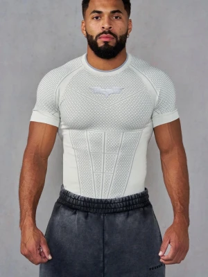 Youngla Batman Compression Tee - Säljer min YoungLA Batman compression tee  Riktigt snygg och bekväm batman compression tee från youngla. Tröjan sitter tight (compression fit) vilket framhäver fysiken och ger bra stöd under träning.  • Storlek: Large • Skick: Som ny, använt 2 gånger  Hör av dig vid intresse eller frågor!