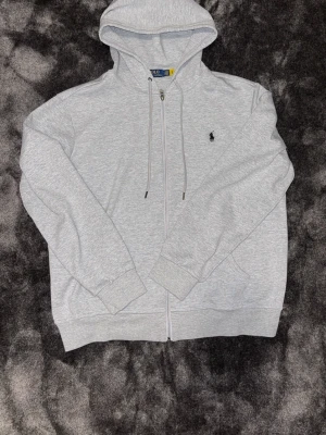 Polo Ralph Lauren Zip - Polo Ralph Lauren Zip. Grå. Storlek L