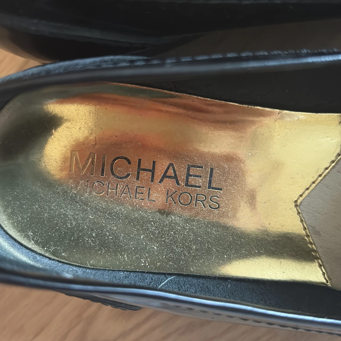Svarta loafers från Michael Kors - 2