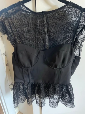 Spets topp från zara - Spets topp från zara i strl S