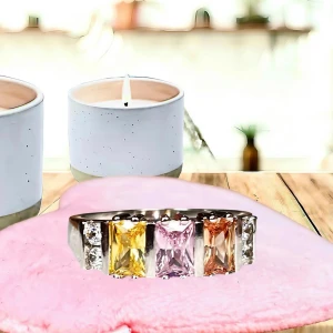 Superfin ring med färgglada stenar från Pandora! - Superfin ring med färgglada stenar från Pandora i storlek 8. Oanvänd.