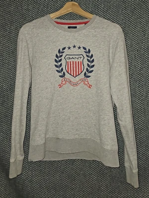 GANT Crewneck Tröja - Är öppen för prisförslag vid snabb försäljning. Fint skick. 