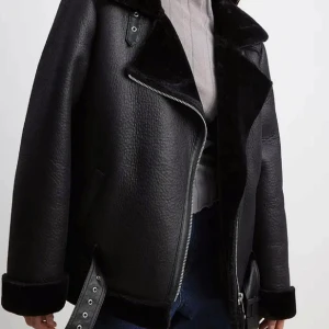 Pilotjacka - Jacka från NA-KD i storlek 36. Aldrig använd, prislapp sitter kvar. Skriv för fler bilder. 